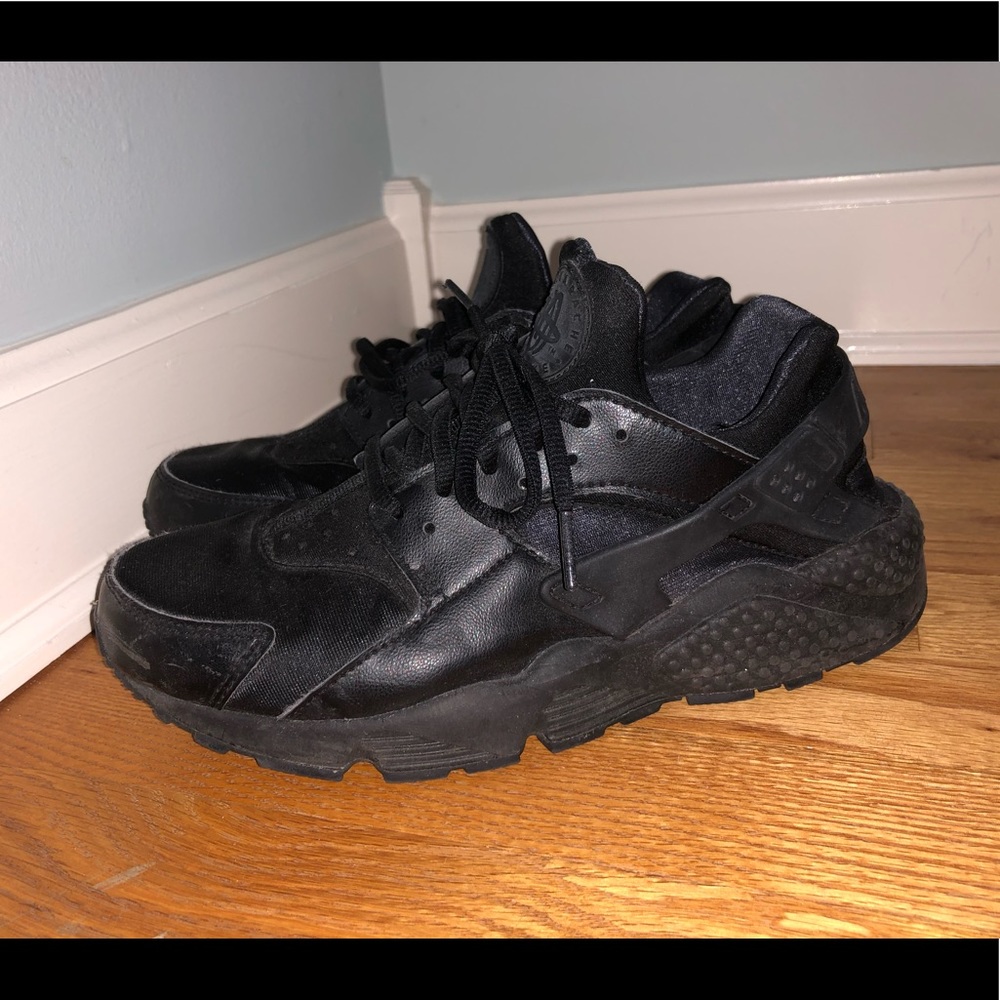 Black Nike Huarache Sneakers